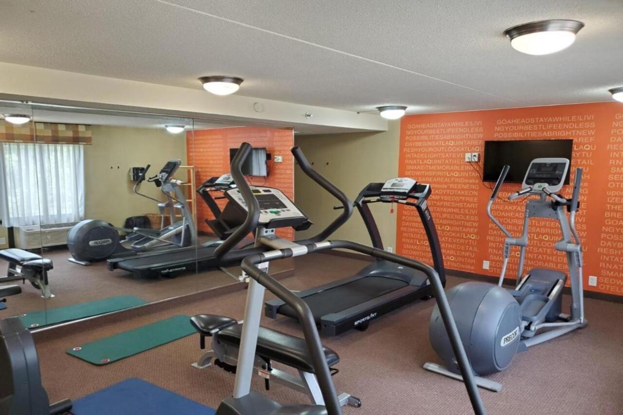 Country Inn & Suites By Radisson, Canton Near Hall Of Fame North Canton Dış mekan fotoğraf