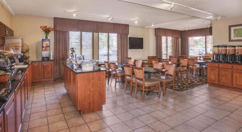 Country Inn & Suites By Radisson, Canton Near Hall Of Fame North Canton Dış mekan fotoğraf