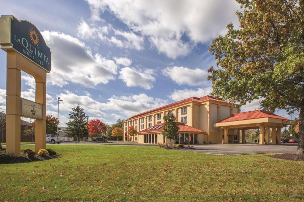 Country Inn & Suites By Radisson, Canton Near Hall Of Fame North Canton Dış mekan fotoğraf