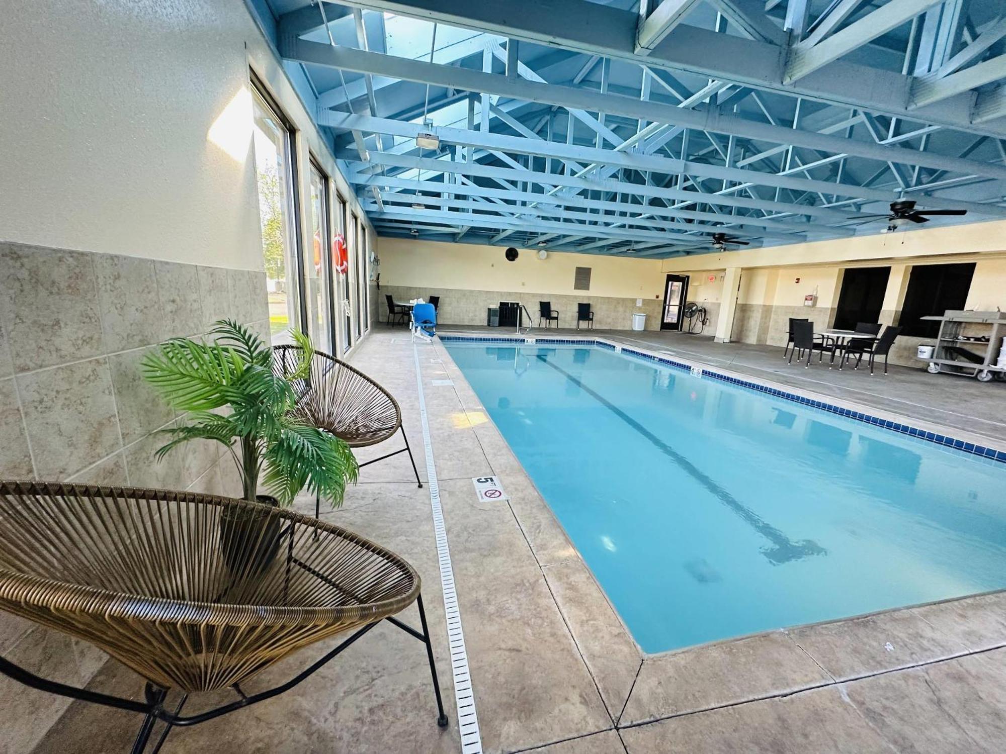 Country Inn & Suites By Radisson, Canton Near Hall Of Fame North Canton Dış mekan fotoğraf
