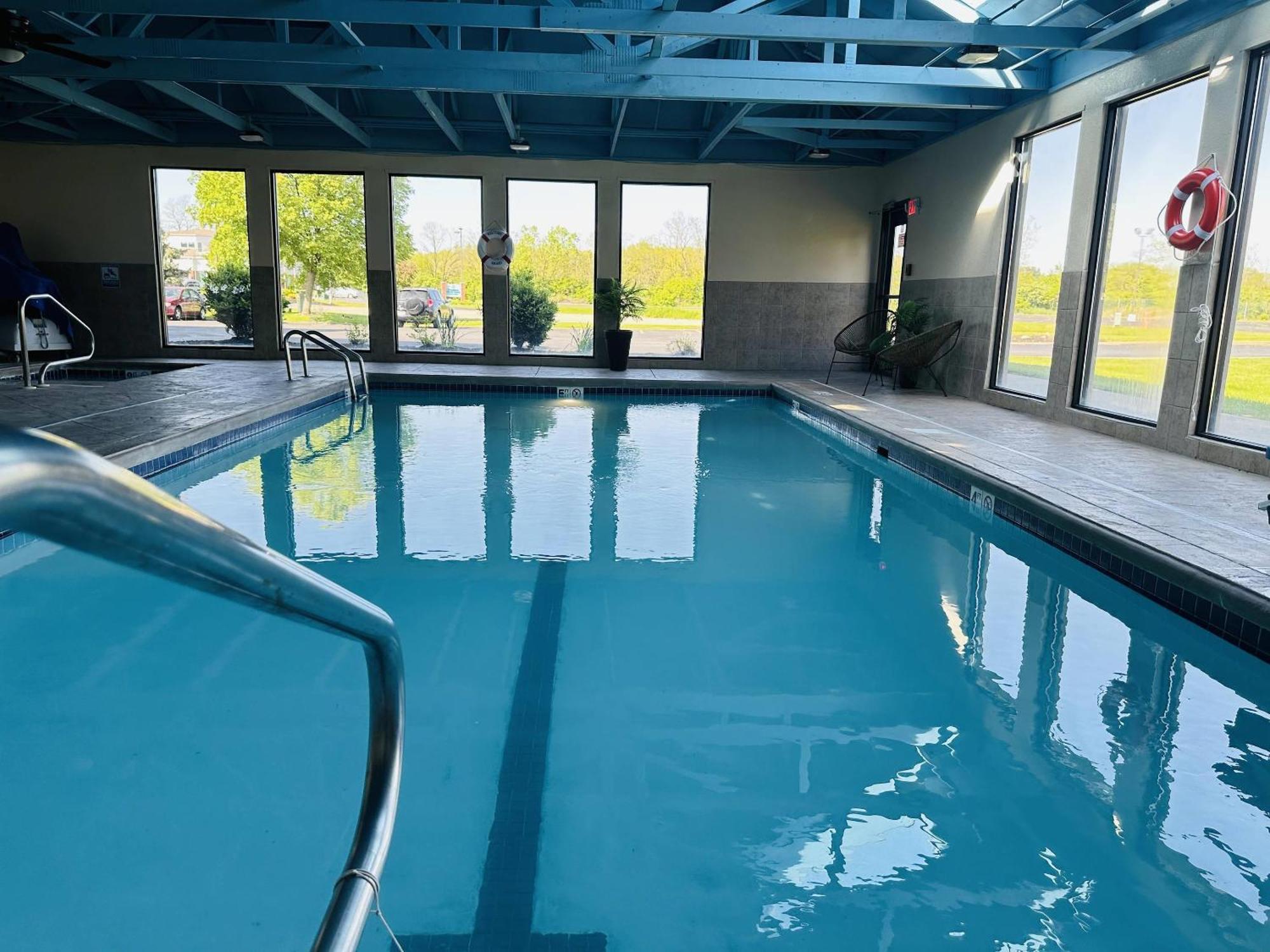 Country Inn & Suites By Radisson, Canton Near Hall Of Fame North Canton Dış mekan fotoğraf